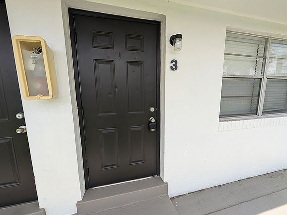 2nd image of 2111 Roosevelt St #3