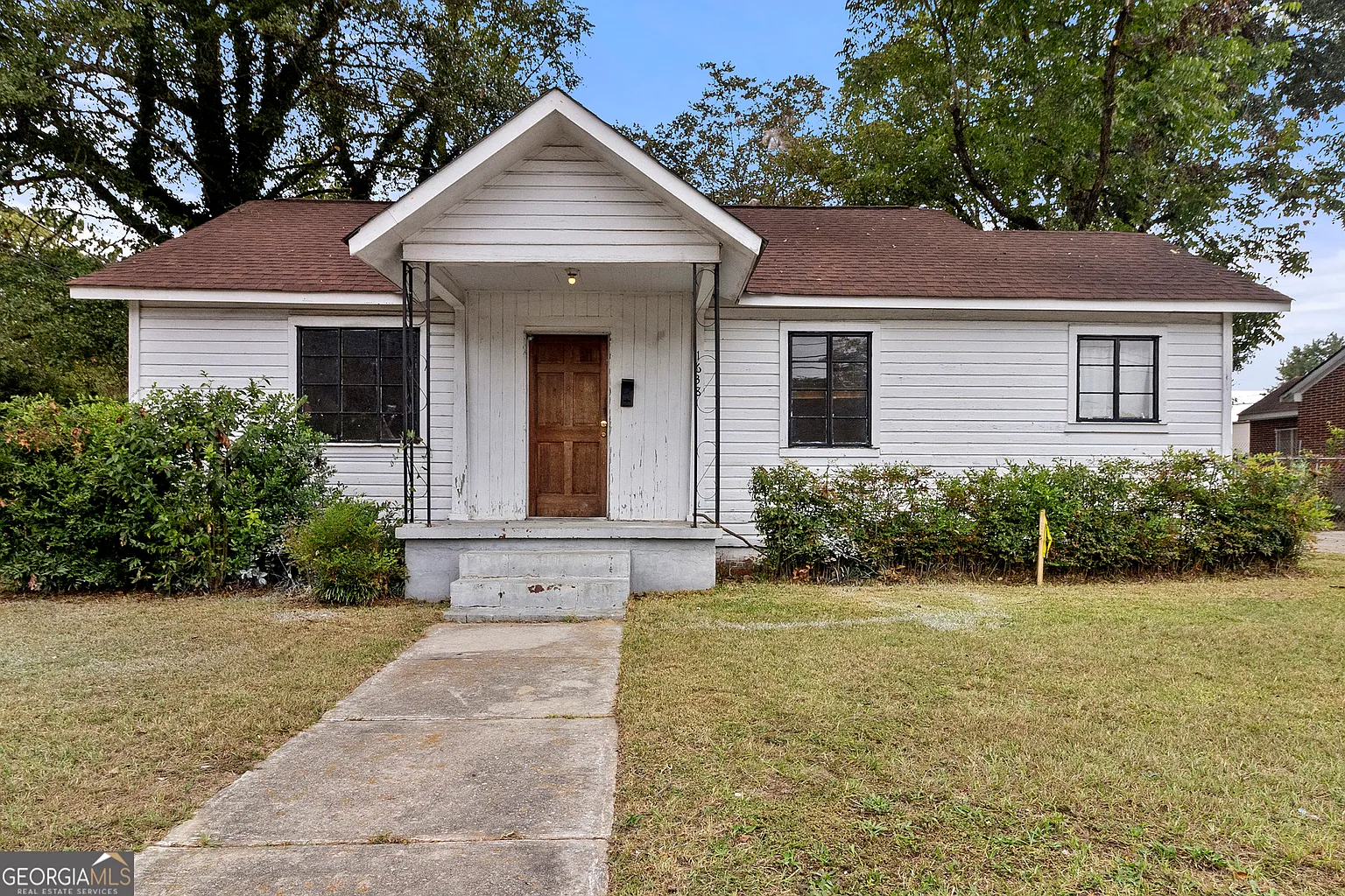 1638 Burton Ave photo 1