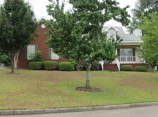 105 Greenbriar Ct, Headland, AL 36345