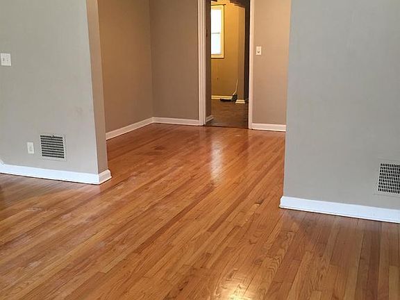 2nd image of 5216 Corby St