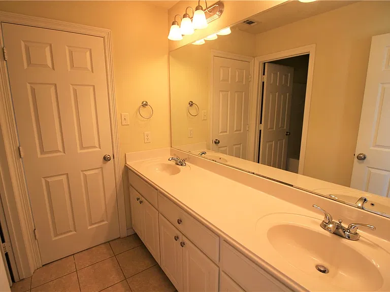 2821 Horseback Dr — Photo 11