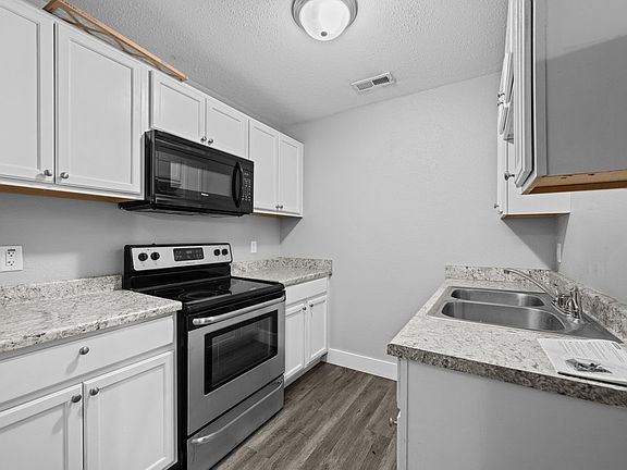 2nd image of 411 E 8th St #1