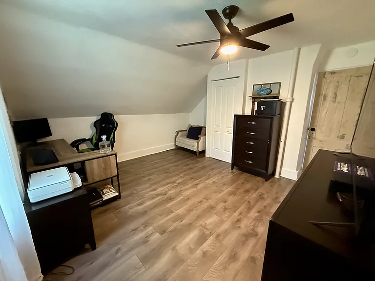 10 Ray Hill Rd — Photo 13