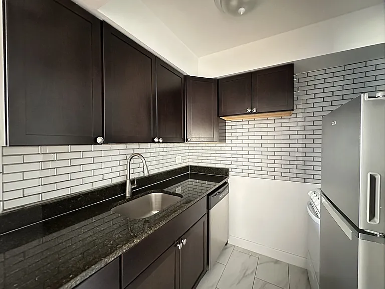 6830 N Sheridan Rd #365 — Photo 5