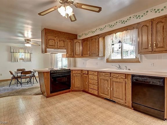 4th image of 2400 Willow Brook Dr NW