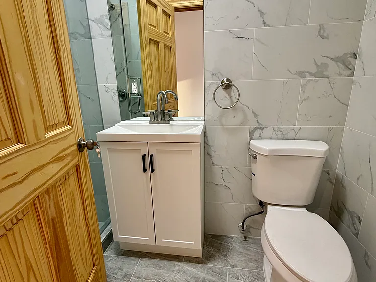663 Manhattan Ave #4 — Photo 17