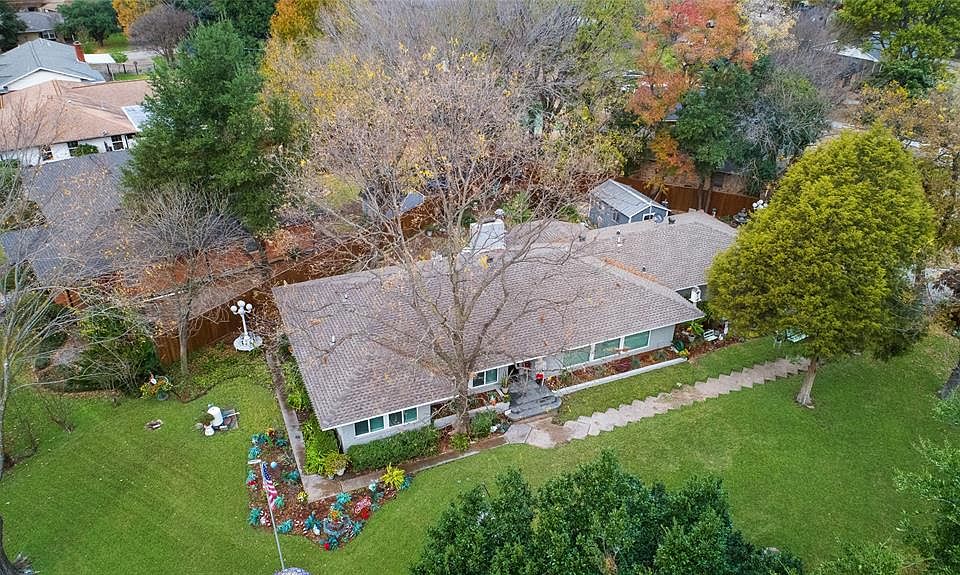 1st image of 1103 Lakeshore Dr