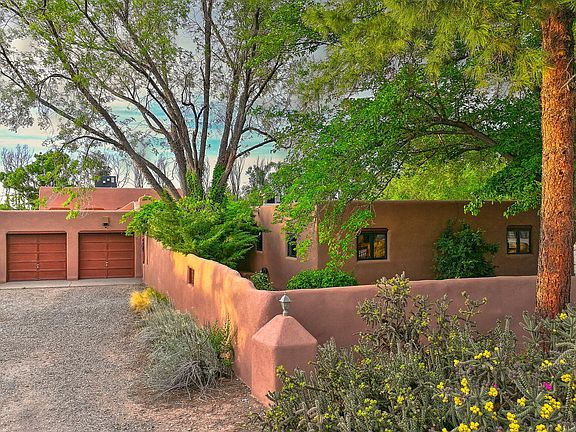 2nd image of 801 Sandia Rd NW