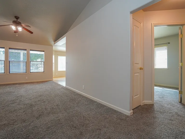 1445 W Silver Salmon Dr — Photo 6