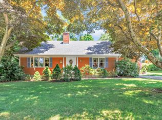 54 Oxbow Rd, Fairfield, CT 06824