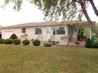 528 E Dells Rd, Silver Lake, WI 53170