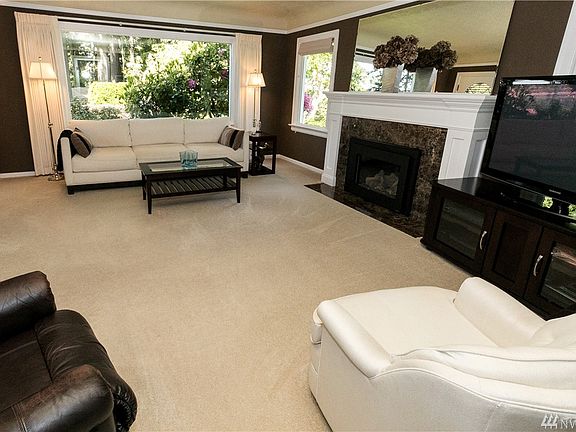 5th image of 2927 Marine Dr