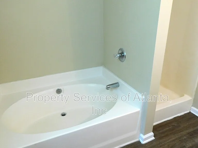 2379 Tullamore Cir — Photo 24