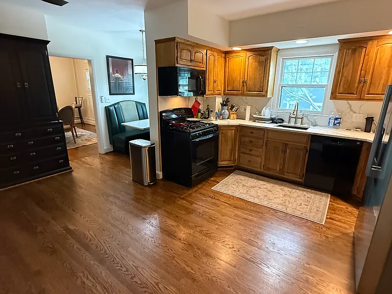 6011 Central St — Photo 3