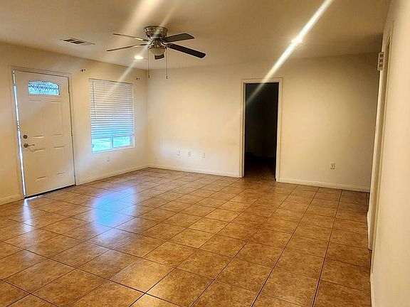 4th image of 1604 Feliz Dr #B