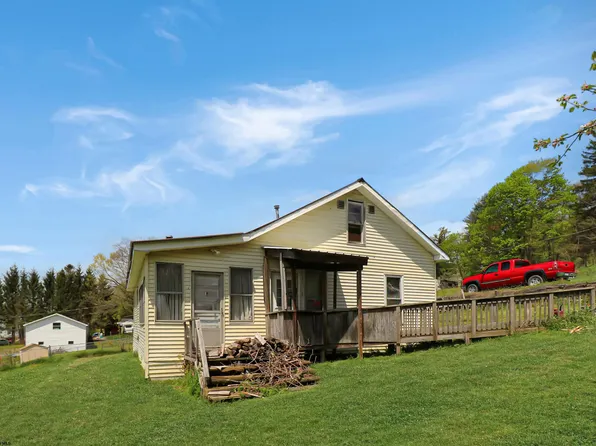 103 Metheny St, Terra Alta, WV 26764