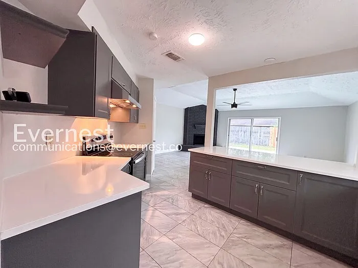 1334 Willersley Ln — Photo 7