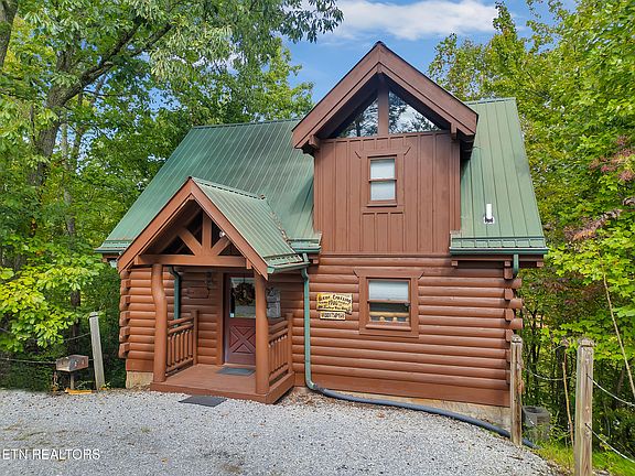 2nd image of 1906 Buckeye View Way