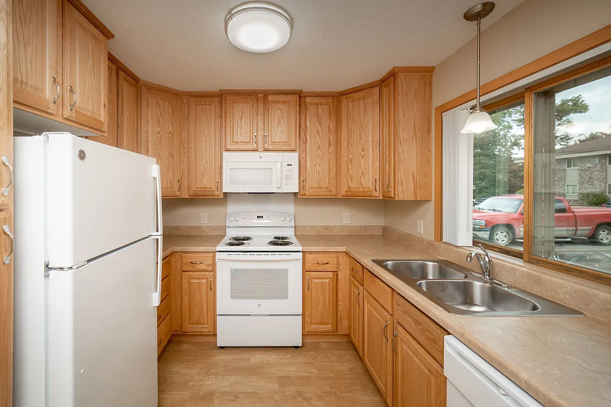 Building Photo - WOODVIEW APARTMENTS
