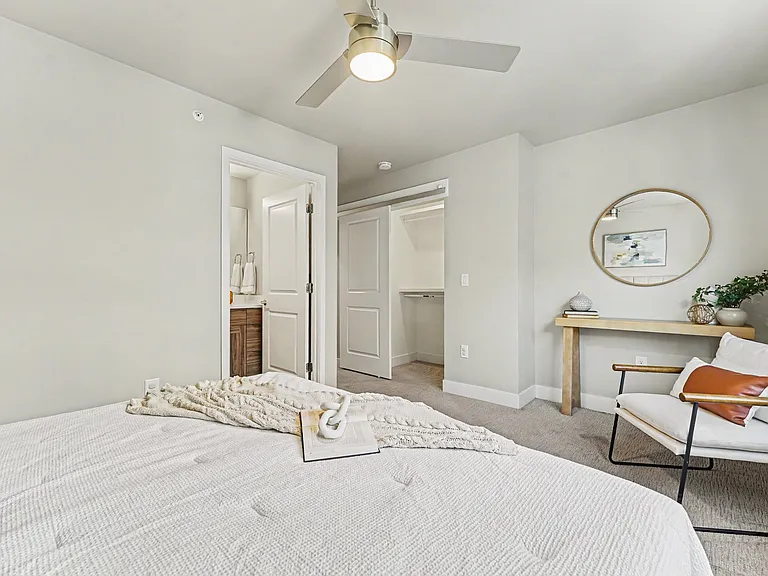 2816 Federal Blvd — Photo 11