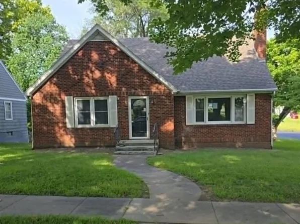 1700 Olive St, Higginsville, MO 64037
