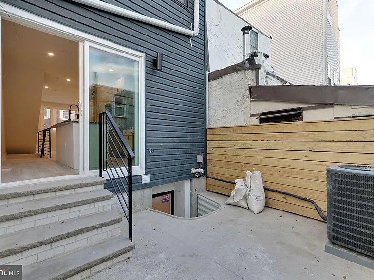 614 Hoffman St — Photo 36