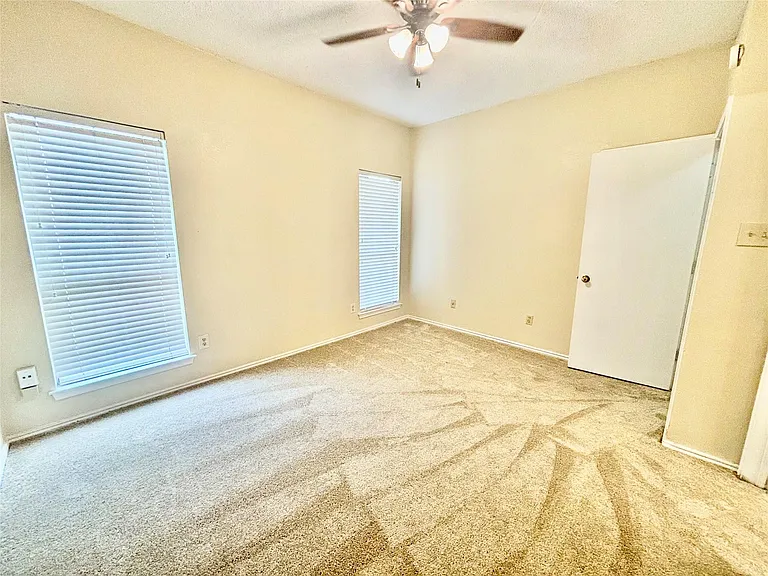 2915 Roxboro Rd — Photo 23
