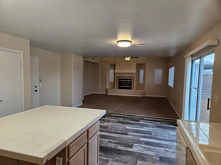 2418 Paradise Isle Ave — Photo 11