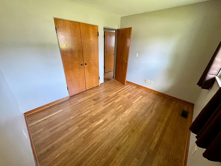 2562 Bristol Rd — Photo 33