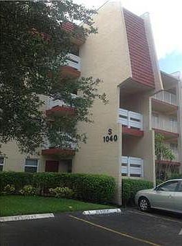 1st image of 1040 Country Club Dr APT 404
