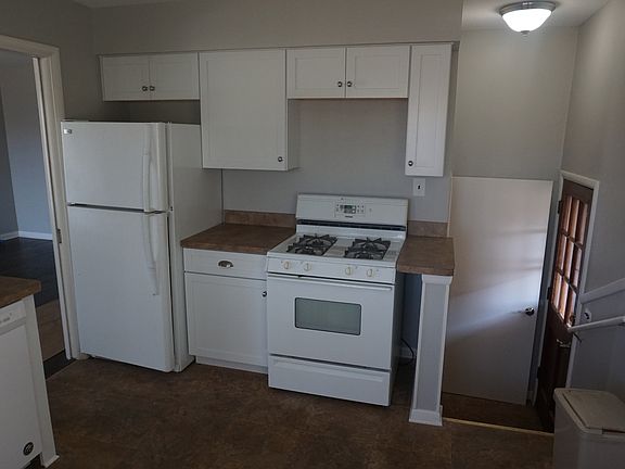 3rd image of 2533 Ernst St