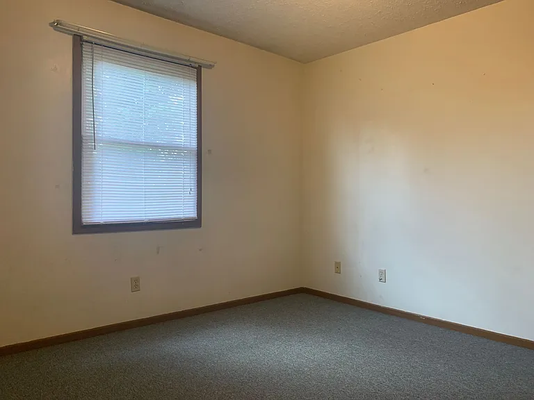 2858 University Ave — Photo 34