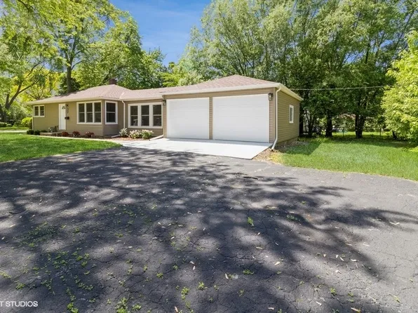 2205 Wilke Rd, Rolling Meadows, IL 60008