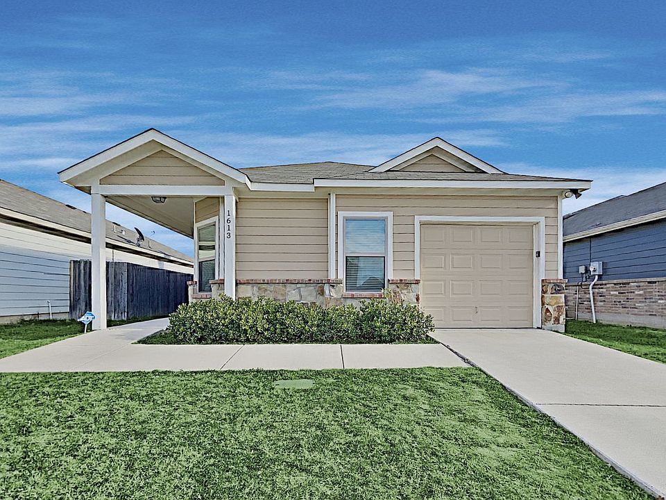 1st image of 1613 Village Park Trl