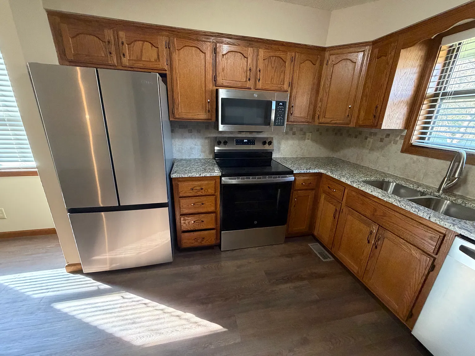 3 bed, 1250 sqft, $1,450 — Photo 4