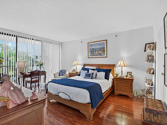 4th image of 7786 Lakeside Boulevard #634