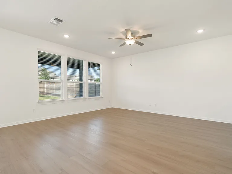 528 Knot Dr — Photo 9