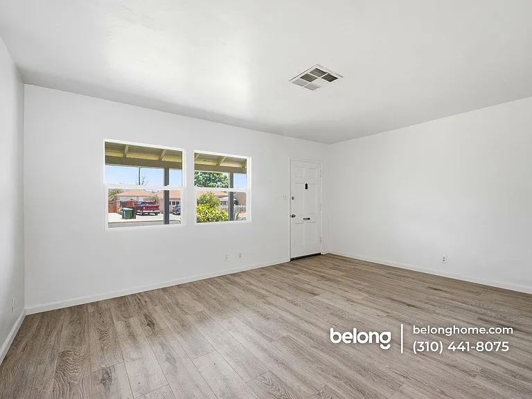 8133 Gentry Ave — Photo 18