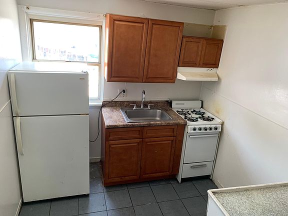 2nd image of 4409 Germantown Ave #3