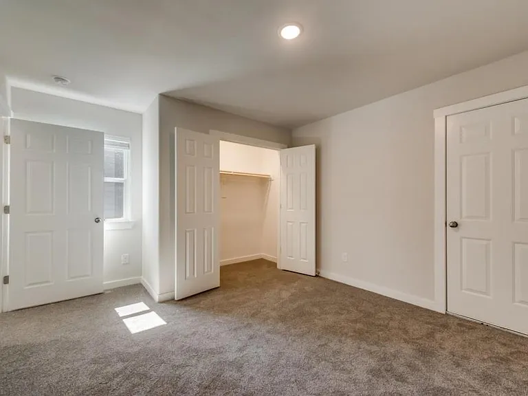 2424 S Fannin Ave — Photo 16