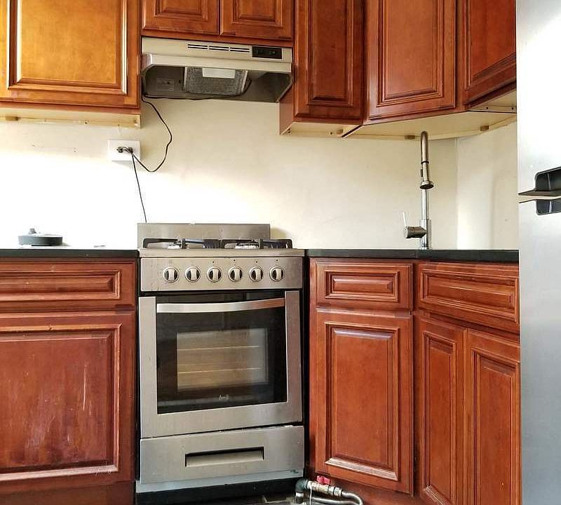 2nd image of 2101 Beekman Pl APT 2C