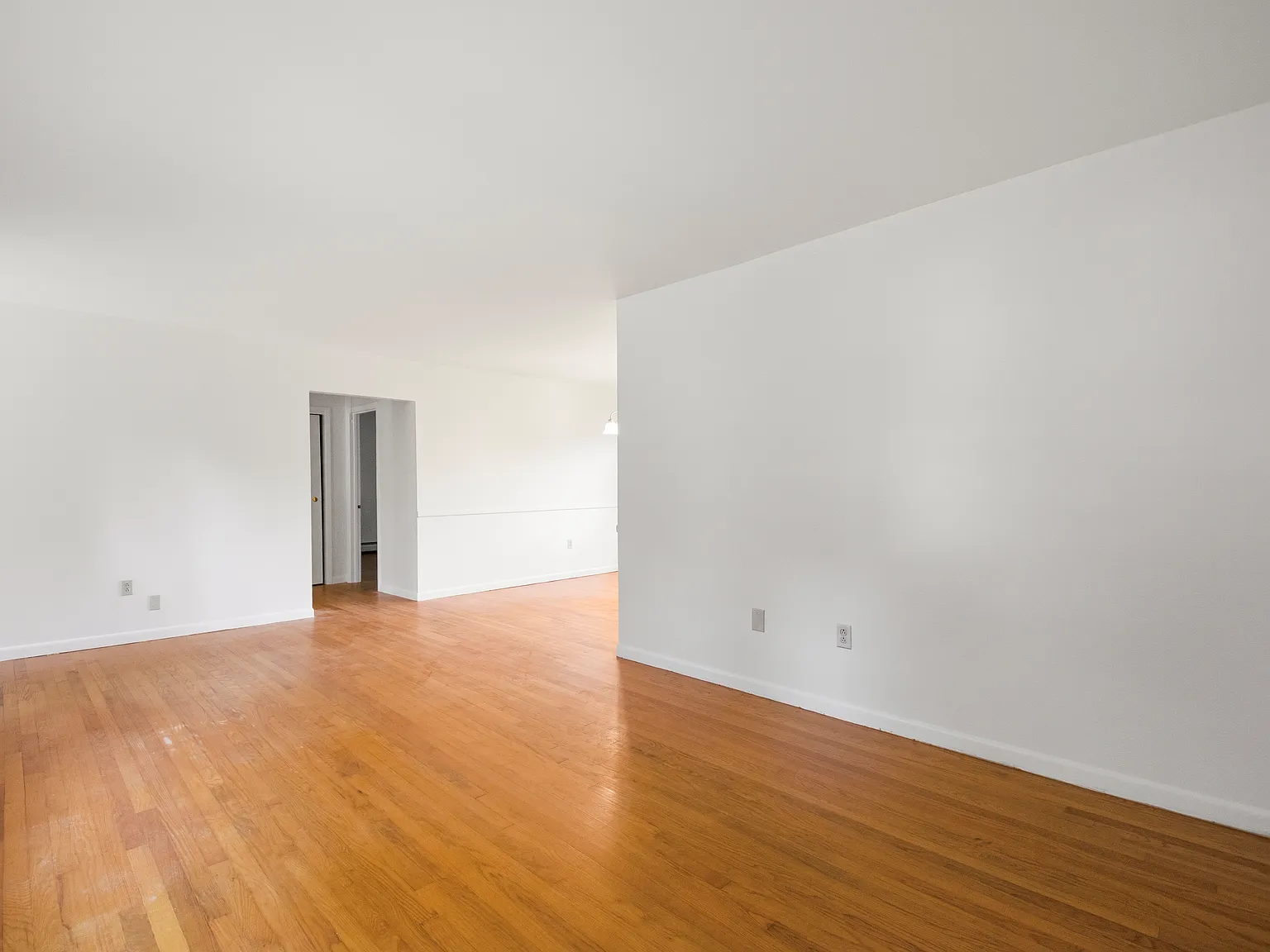 2 bed, 1385 sqft, $2,400 — Photo 4