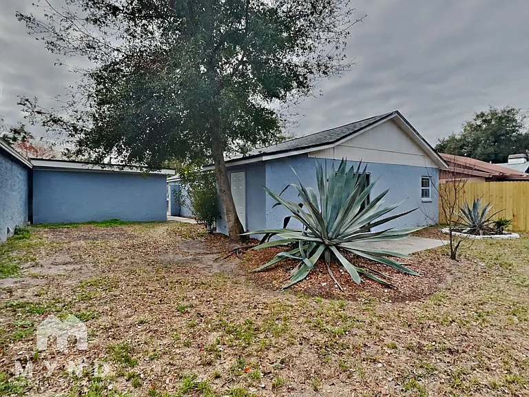 1960 Gregory Dr — Photo 16