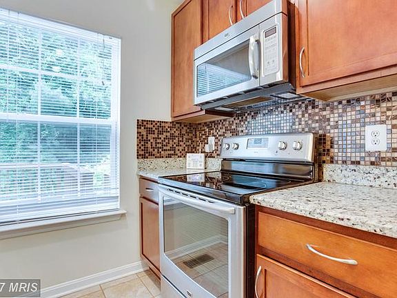3rd image of 15770 Widewater Dr