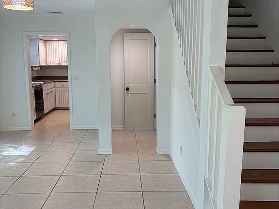 3rd image of 2933 W Santiago St