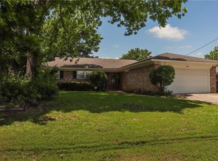 1604 Ridgeway Dr, Sherman, TX 75092