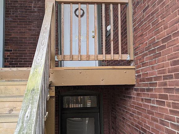 2nd image of 3905 Botanical Ave APT F