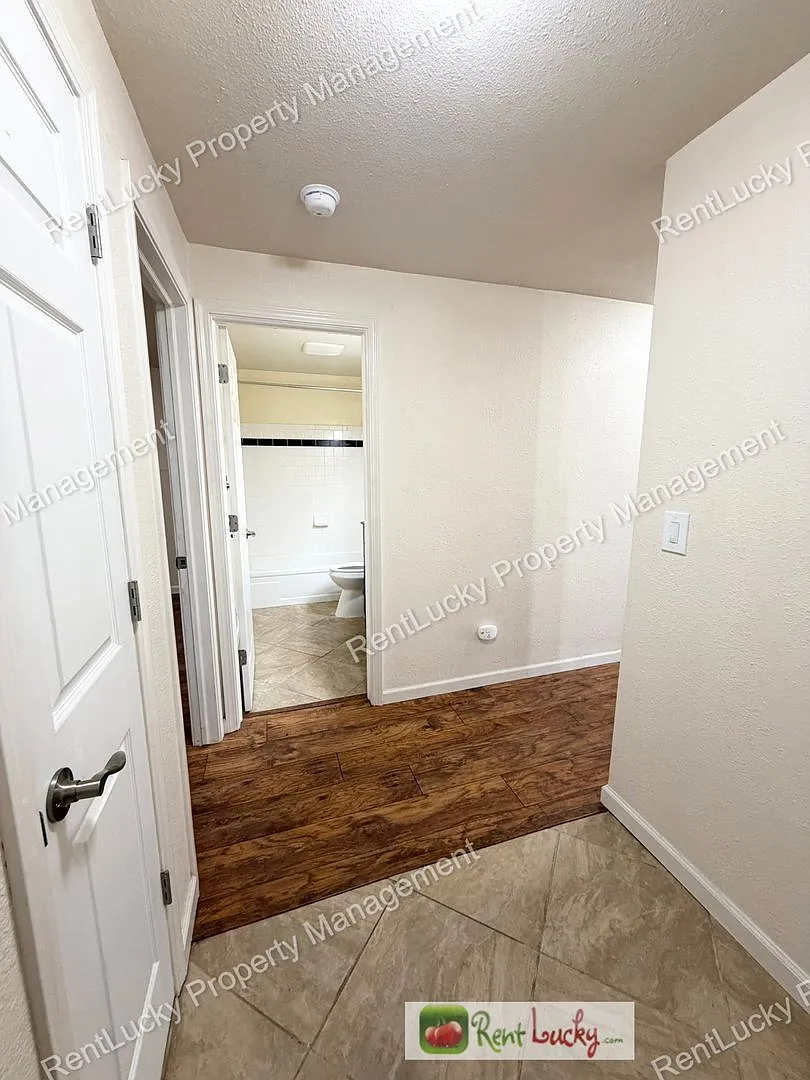 New Pricing! Great Condo In Federal Way! 1 Bed, 1 Bath! Leasing Special! — Photo 4