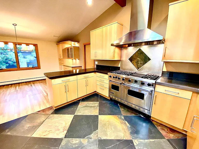 306 E Curling Dr — Photo 21
