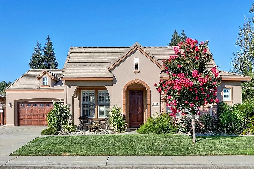 8257 Cabochon Way photo 1
